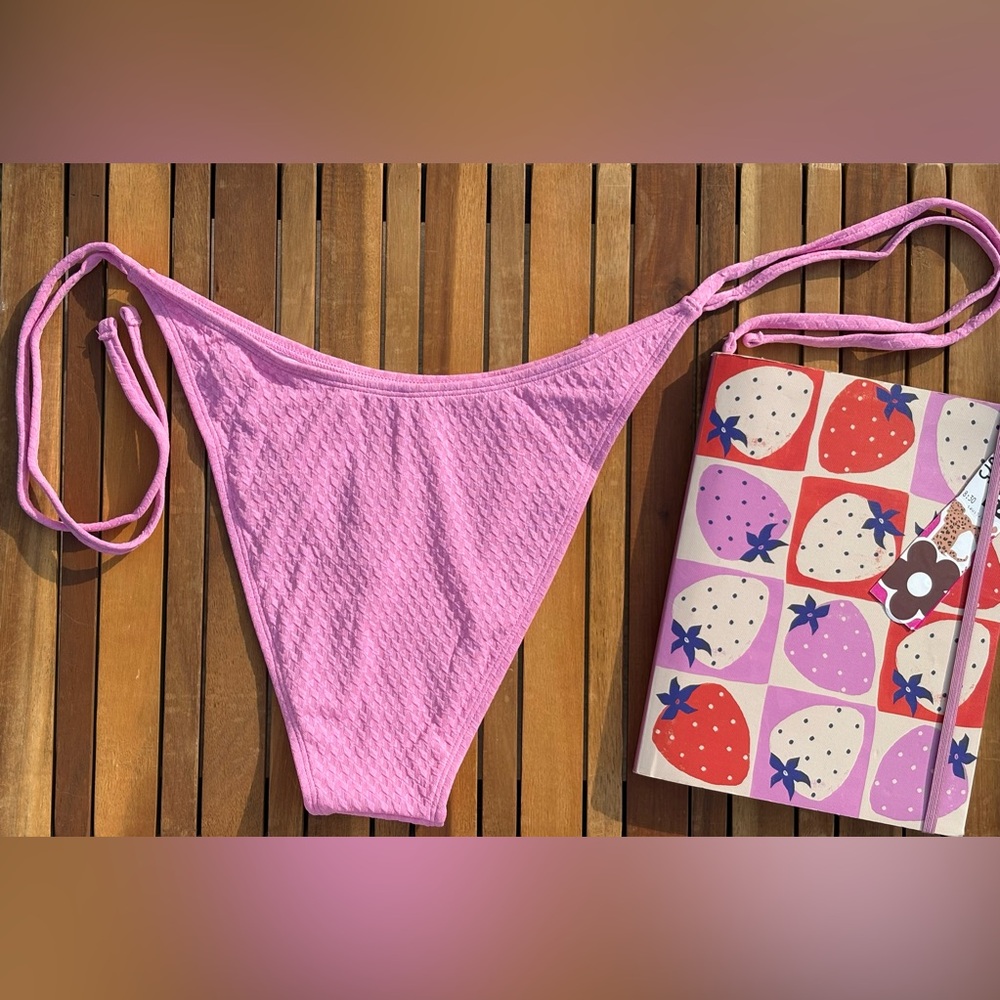 LARGE NWT CUPSHE Barbie Pink Adjustable String Bikini Set Floral Crochet Details - Picture 5 of 7